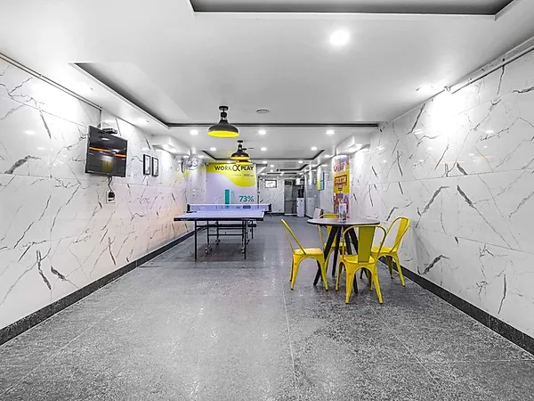PG in North Campus with Common Area