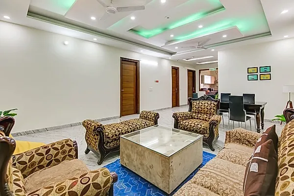 Apartment in Golf Course Extension with Living Area