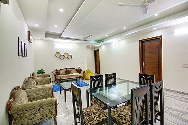 Apartment in Golf Course Extension with Dining Area