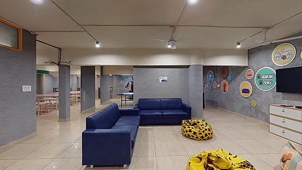 PG in Sayaji Bagh with Common Area