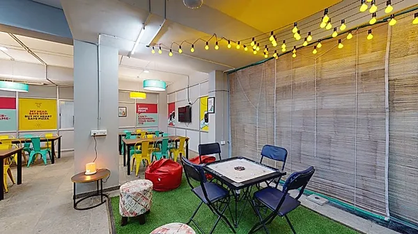 PG in Vastrapur & Thaltej with Common Area