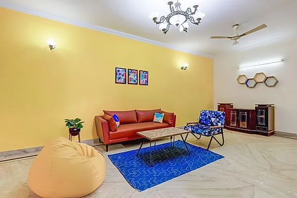 Apartment in Golf Course Extension with Living Area