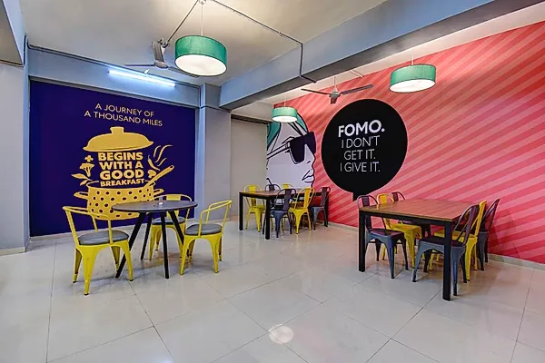 PG in Dhankawadi with Dining Area