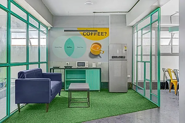 PG in Q City with Common Area