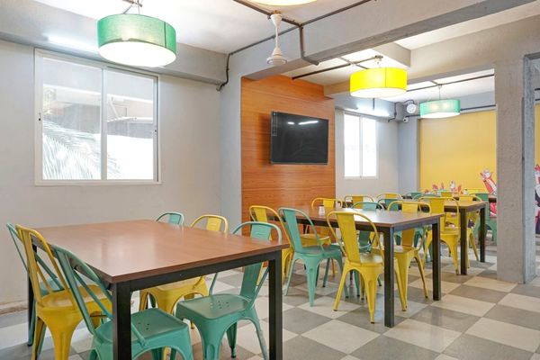 PG in Wakad with Dining Area