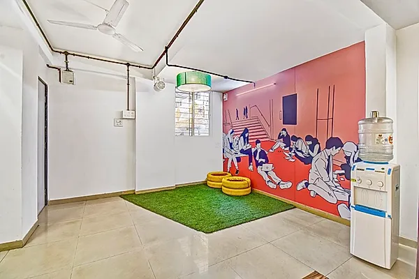 PG in Karve Nagar with Common Area