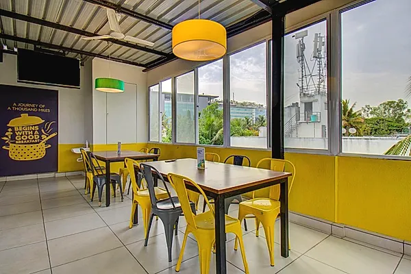 PG in Shivaji Nagar with Dining Area