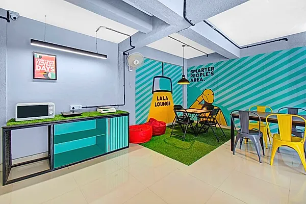 PG in Karve Nagar with Common Area