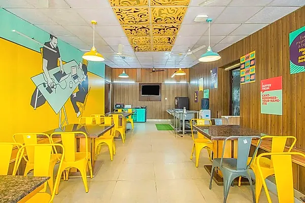 PG in Pondha with Common Area