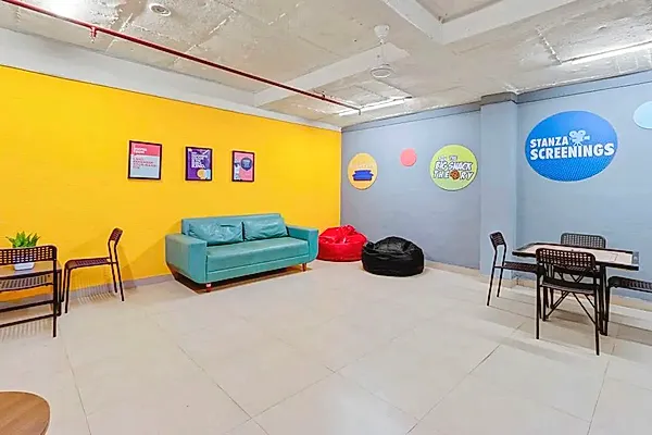 PG in Pondha with Common Area
