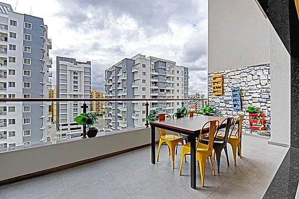 PG in Baner with Dining Area