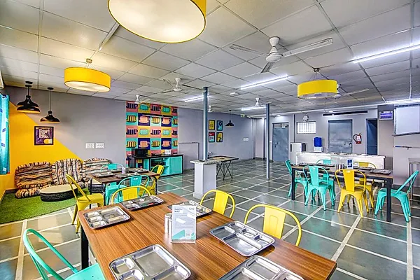 PG in North Campus with Dining Area