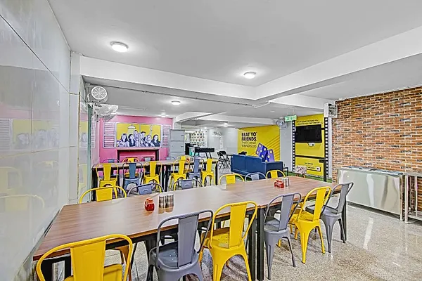 PG in North Campus with Dining Area