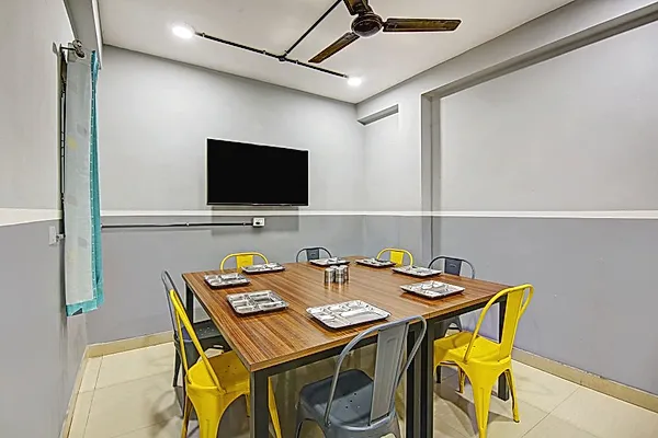 PG in South Campus with Dining Area