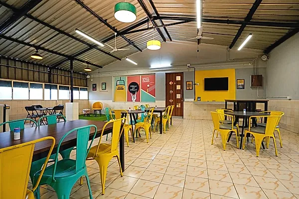 PG in Nungambakkam with Dining Area