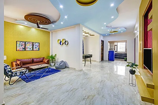 Apartment in Golf Course Extension with Living Area