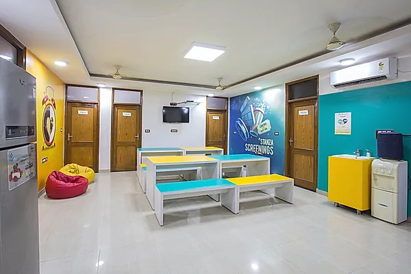 PG in North Campus with Dining Area