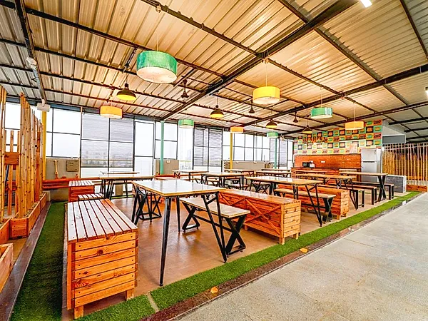 PG in Manyata Tech Park with Dining Area